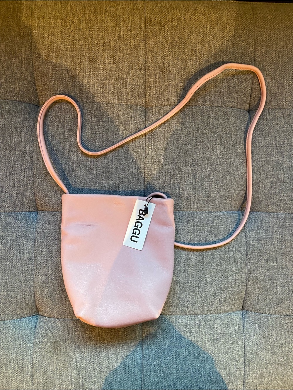 BAGGU pink crossbody leather purse- see photos- imperfect